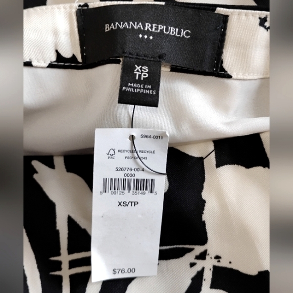 Banana Republic | NWT White Floral Silky Tank Black & White Boxy Camisole Top - Picture 2 of 12